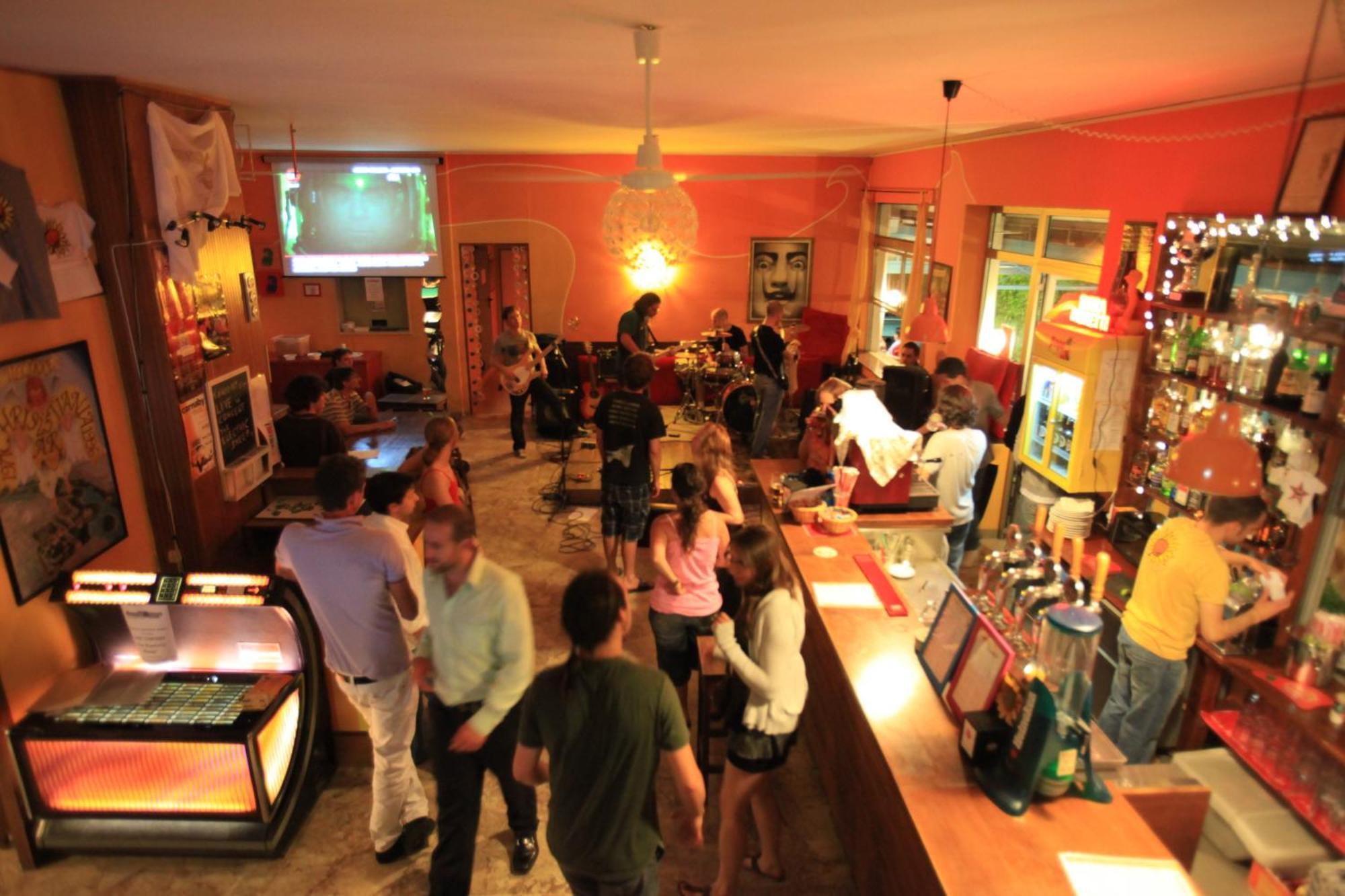 Sunflower Beach Backpacker Hostel & Bar 리미니 외부 사진