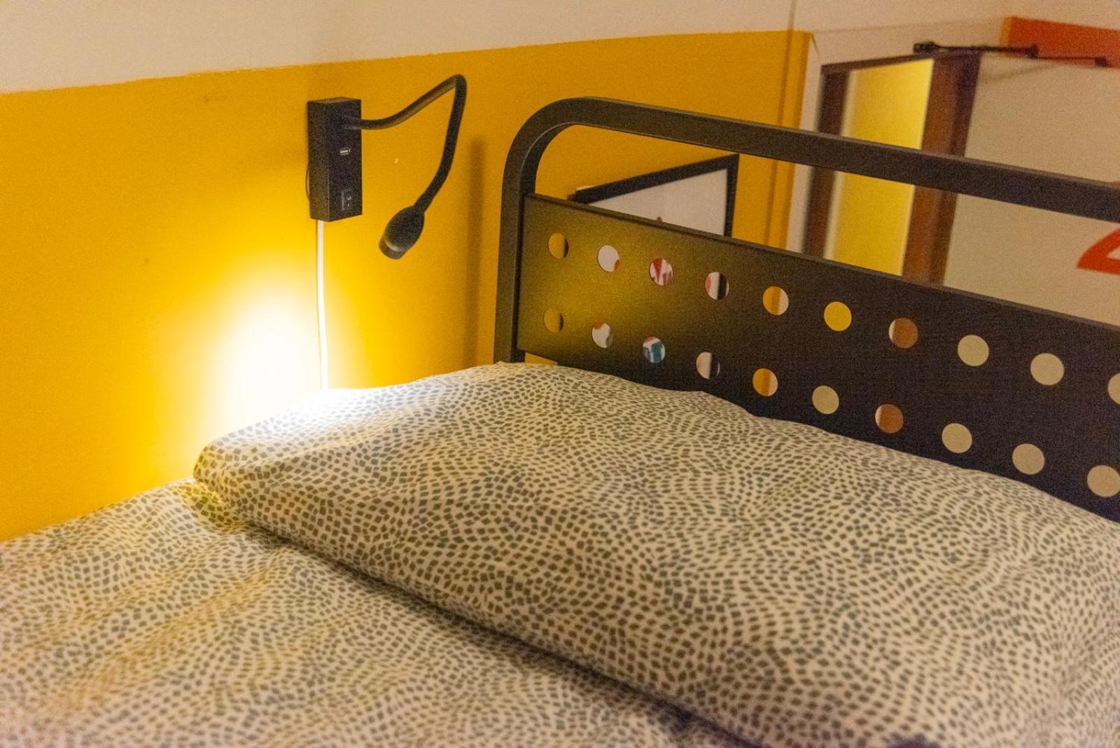 Sunflower Beach Backpacker Hostel & Bar 리미니 외부 사진