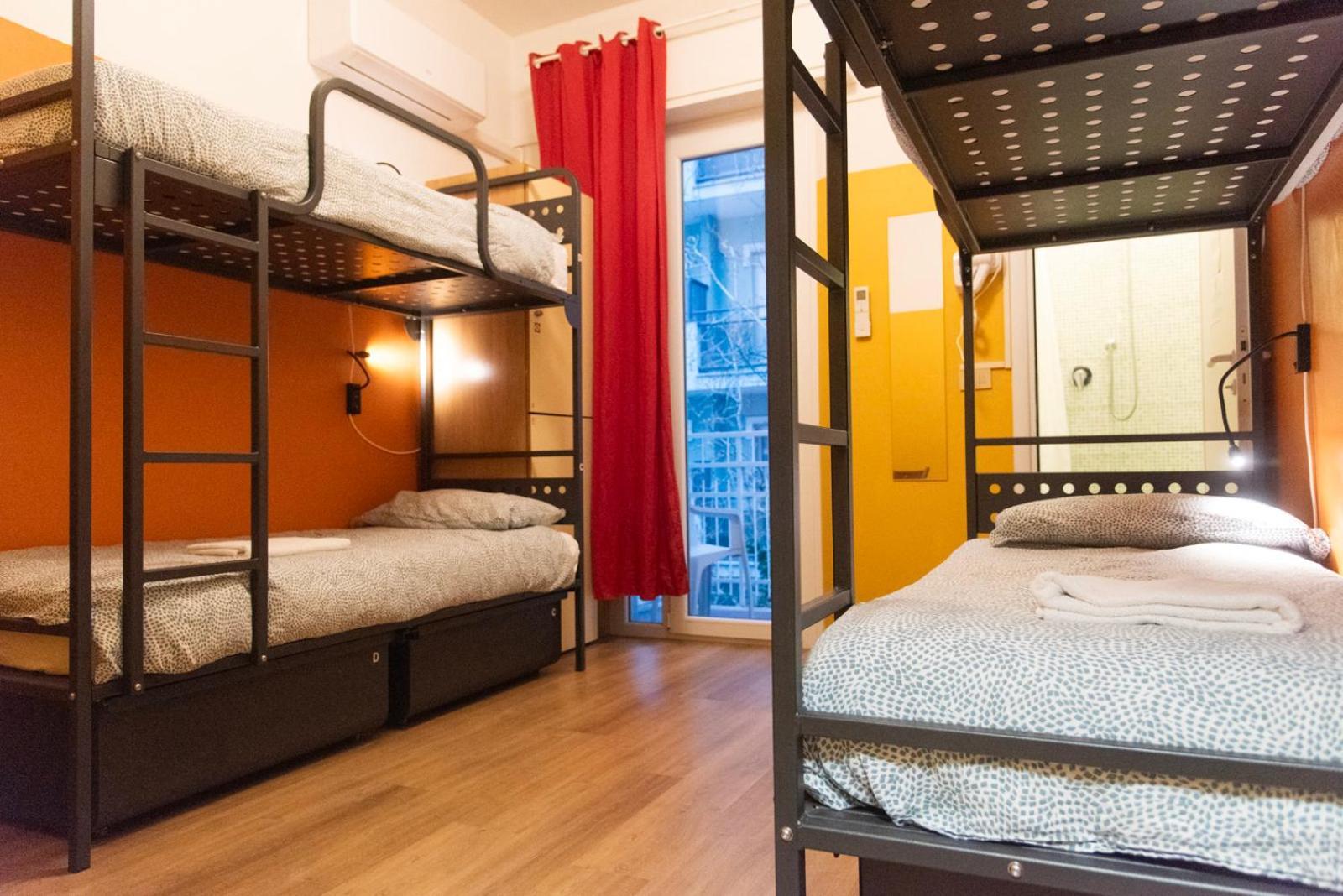 Sunflower Beach Backpacker Hostel & Bar 리미니 외부 사진