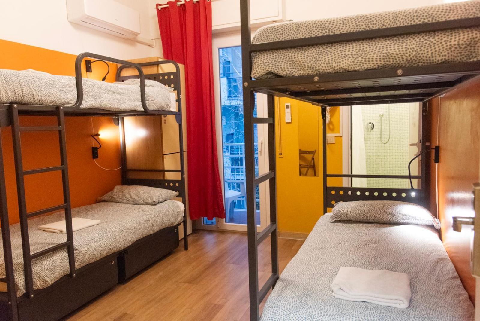 Sunflower Beach Backpacker Hostel & Bar 리미니 외부 사진
