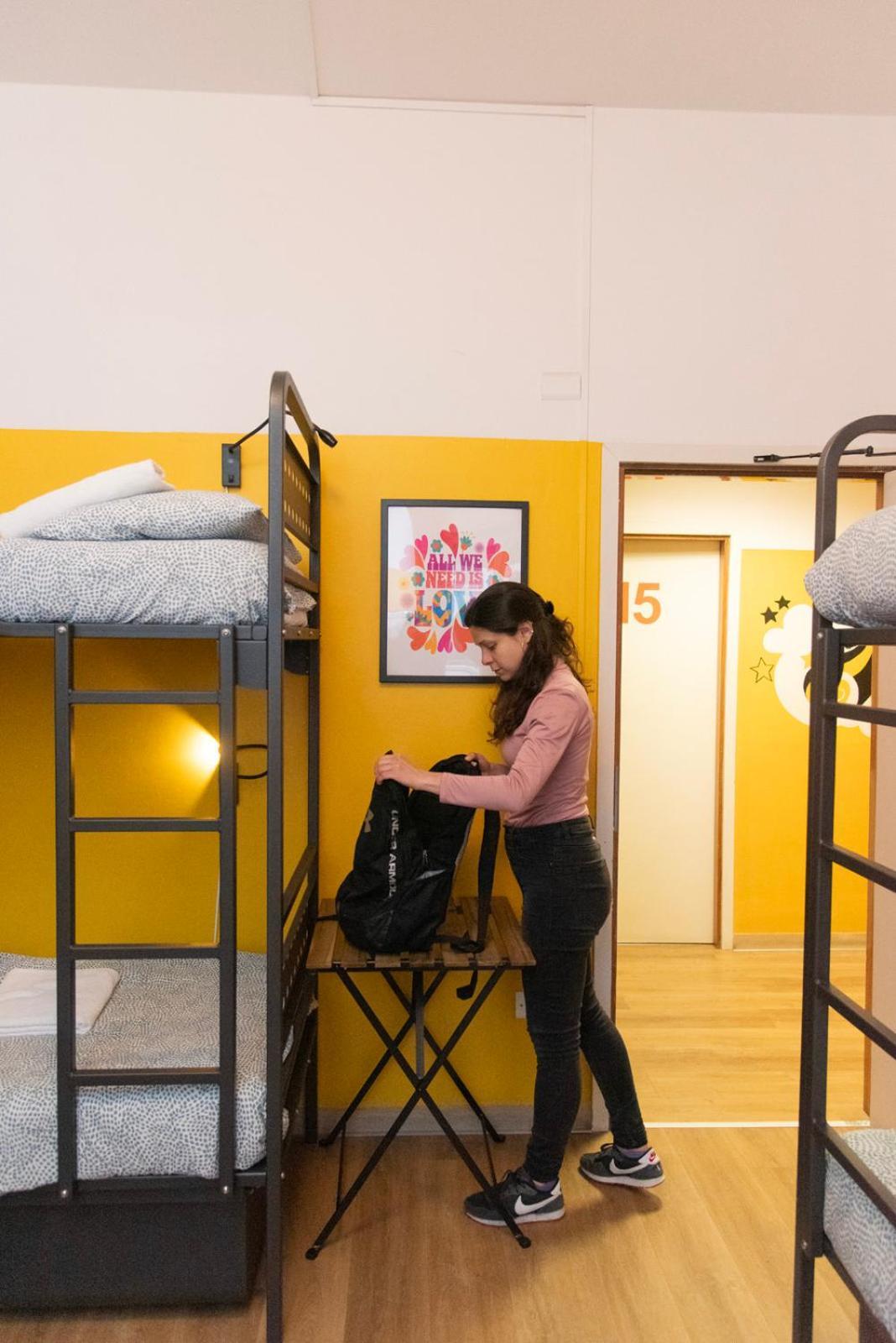 Sunflower Beach Backpacker Hostel & Bar 리미니 외부 사진