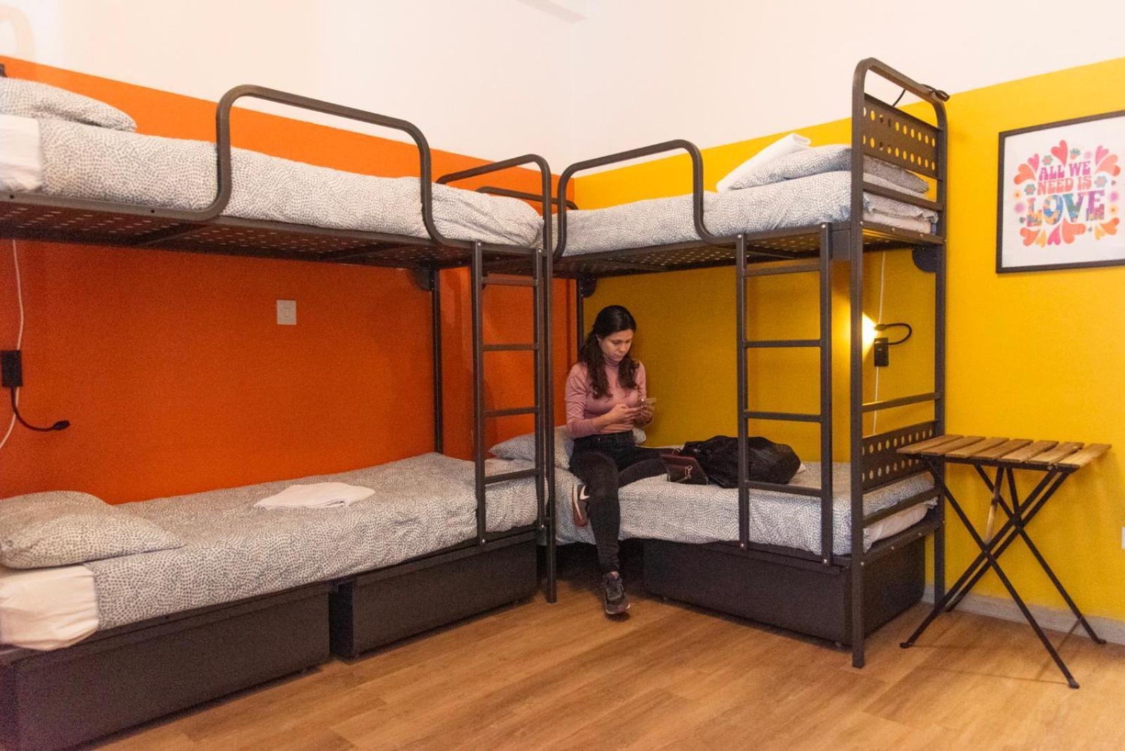 Sunflower Beach Backpacker Hostel & Bar 리미니 외부 사진