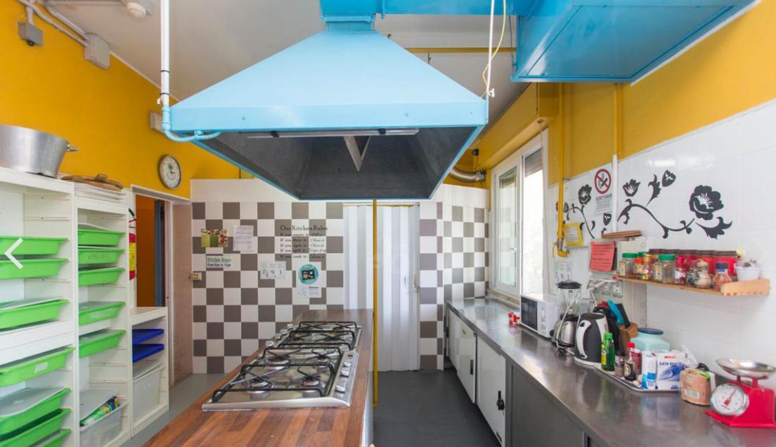 Sunflower Beach Backpacker Hostel & Bar 리미니 외부 사진