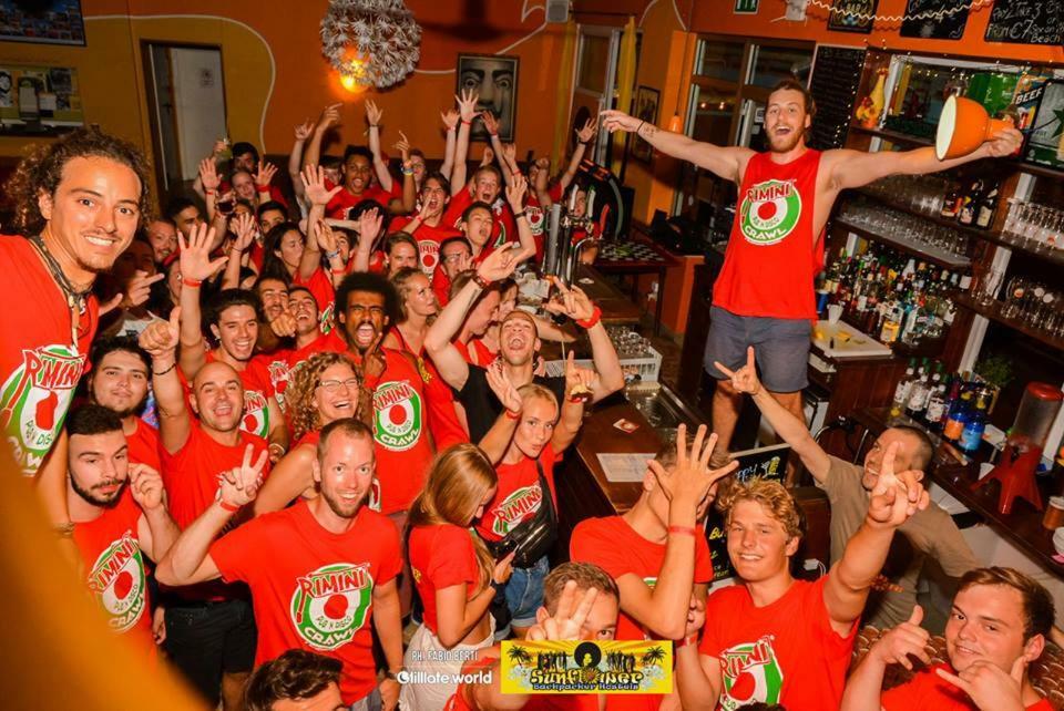 Sunflower Beach Backpacker Hostel & Bar 리미니 외부 사진